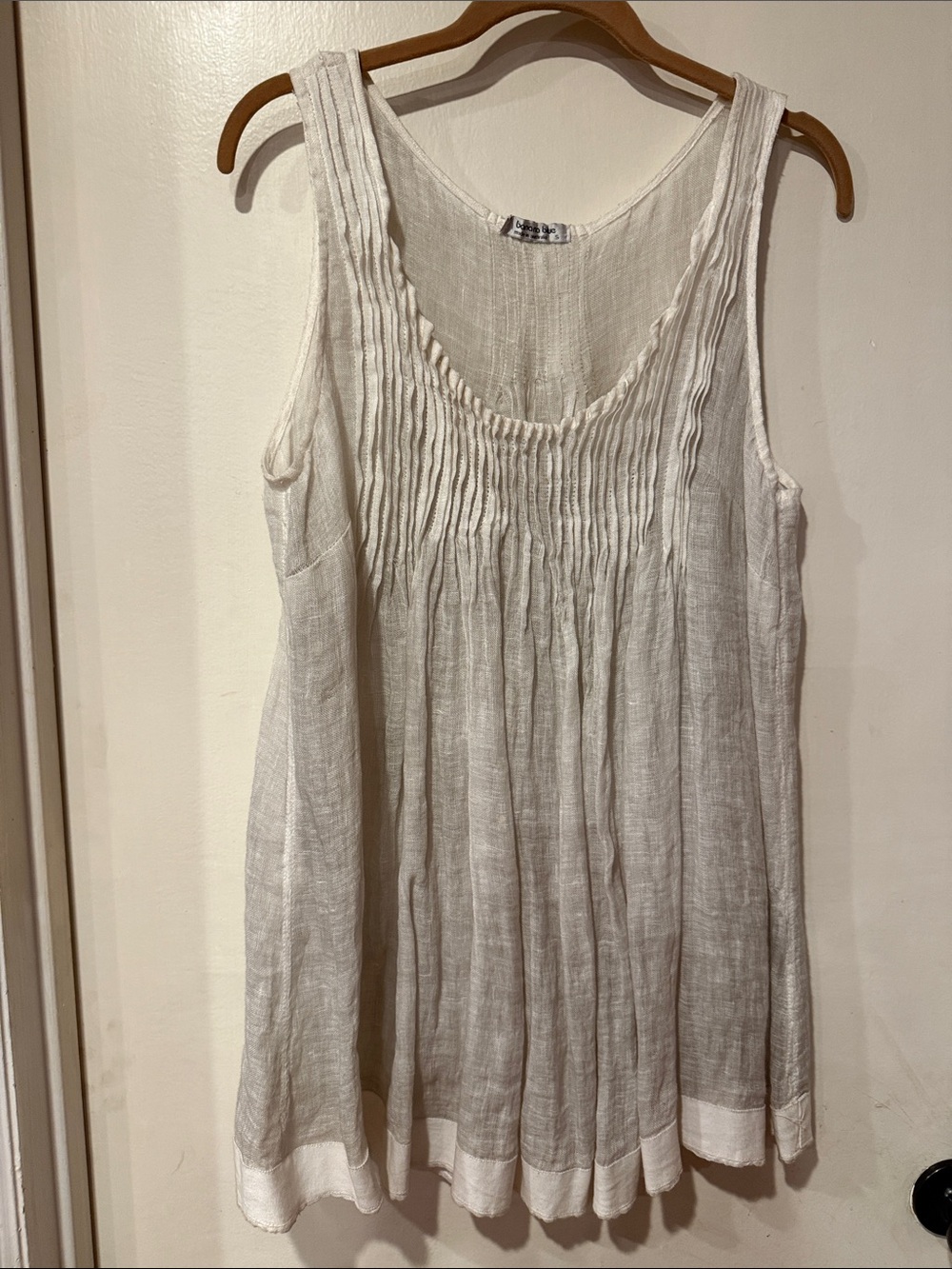Linen Gauze Pin-tuck Scoop Neck Tank Top - White